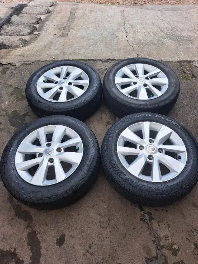 Livina velg mobil nissan livina