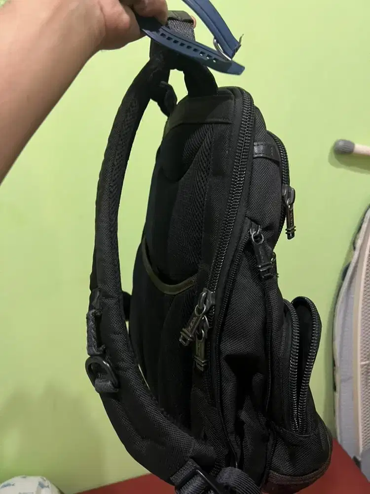 TUMI Alpha Bravo Knox Parrish – Dari Rp12 Juta, Kini Hanya Rp2,5Juta!