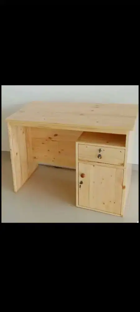 Meja kantor jati Belanda