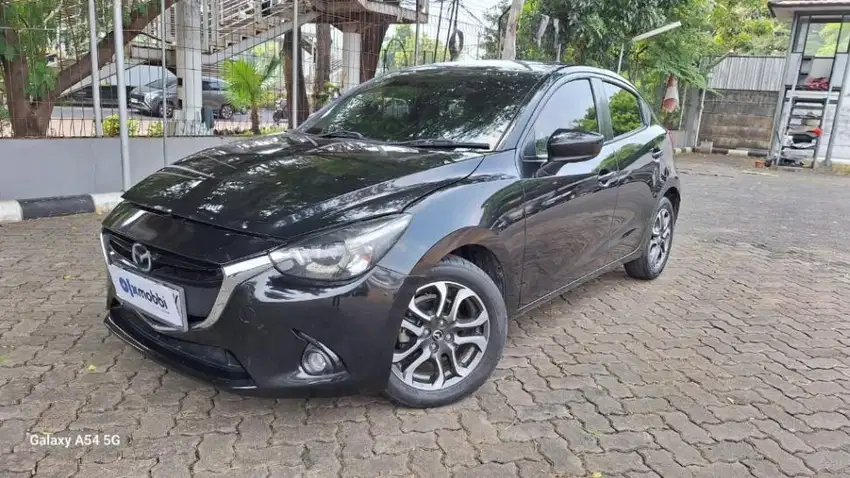 [OLXmobbi] Mazda 2 1.5 R Skyactiv Bensin-AT 2015 Hitam  (NIK)