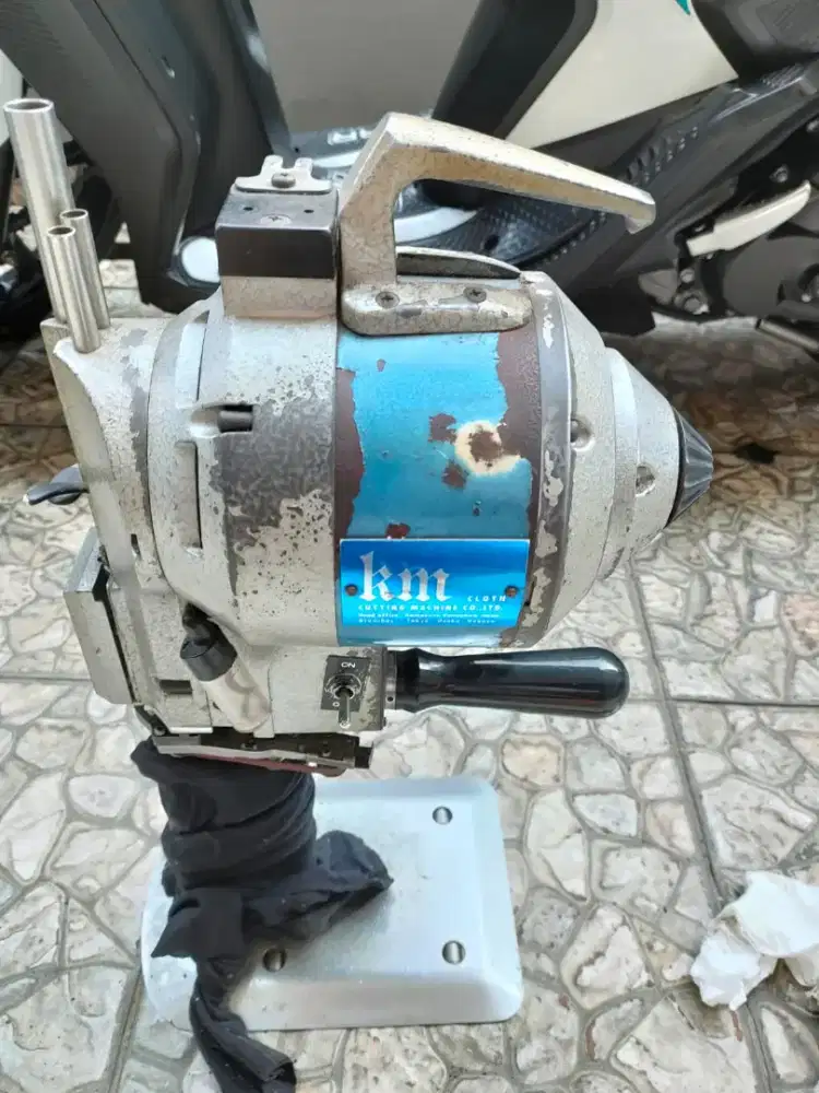Mesin potong kain merk kw cloth harga nego