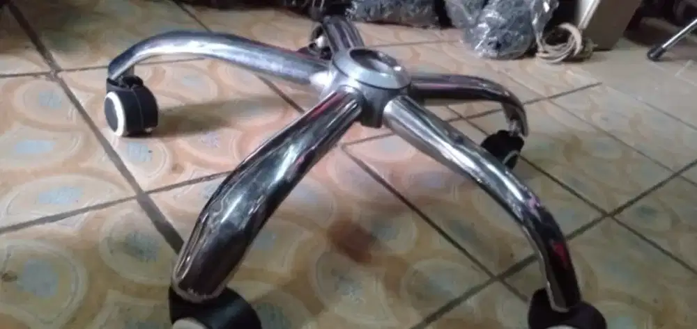 Kaki kursi kantor berkualitas stenlis kond 99,99% msh spt baru murah