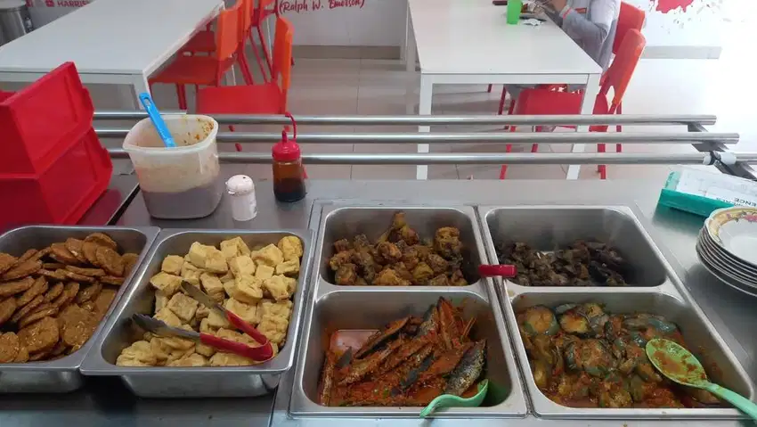 Dicari karyawan serabutan dapur dan tukang masak