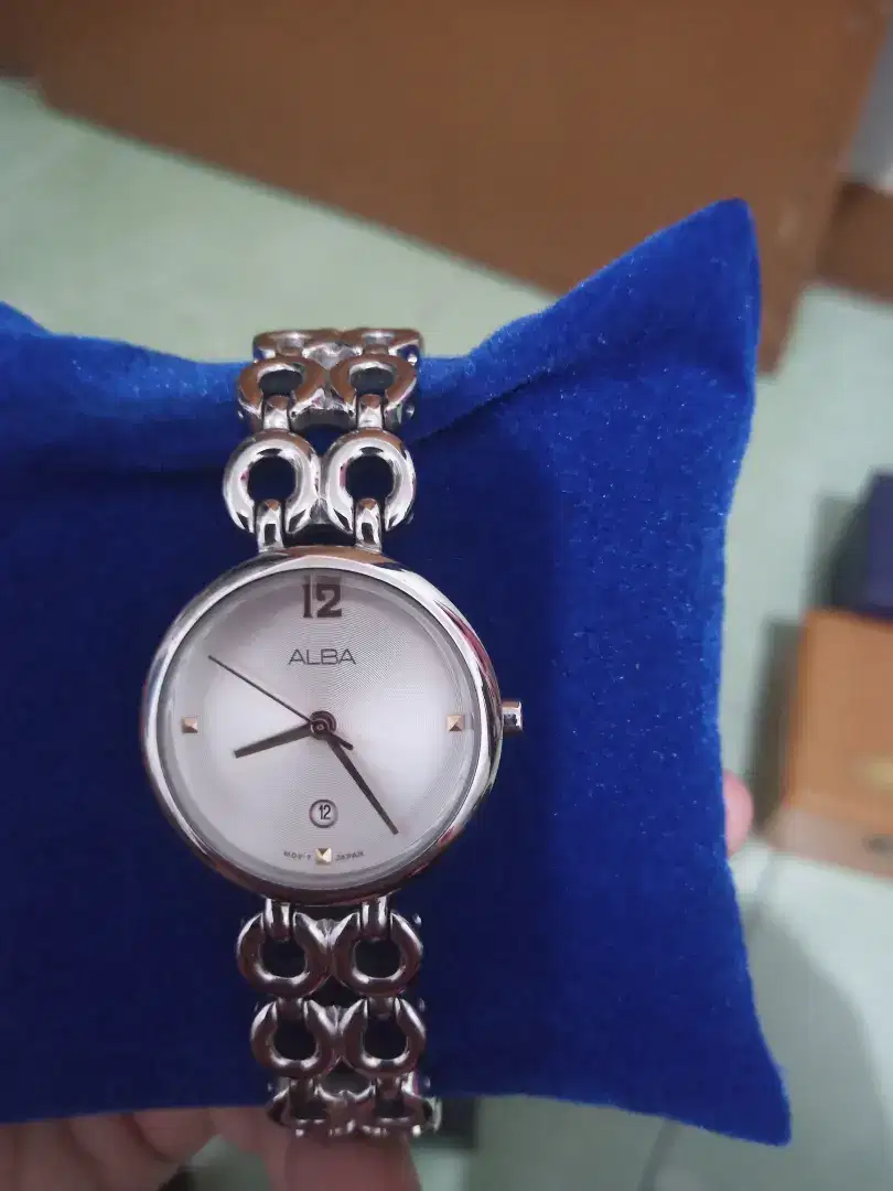 dijual cepat jam tangan alba cewek silver