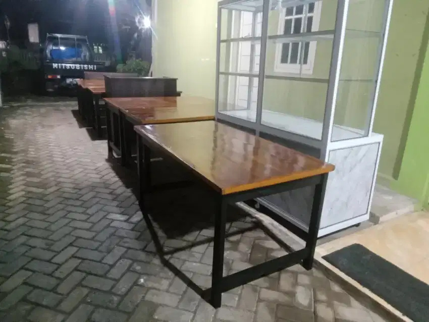 Meja makan rumah dan warung, meja Cafe dan resto