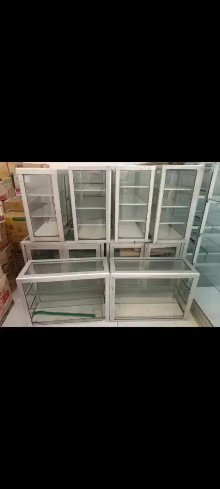 Etalase kecil 200rb