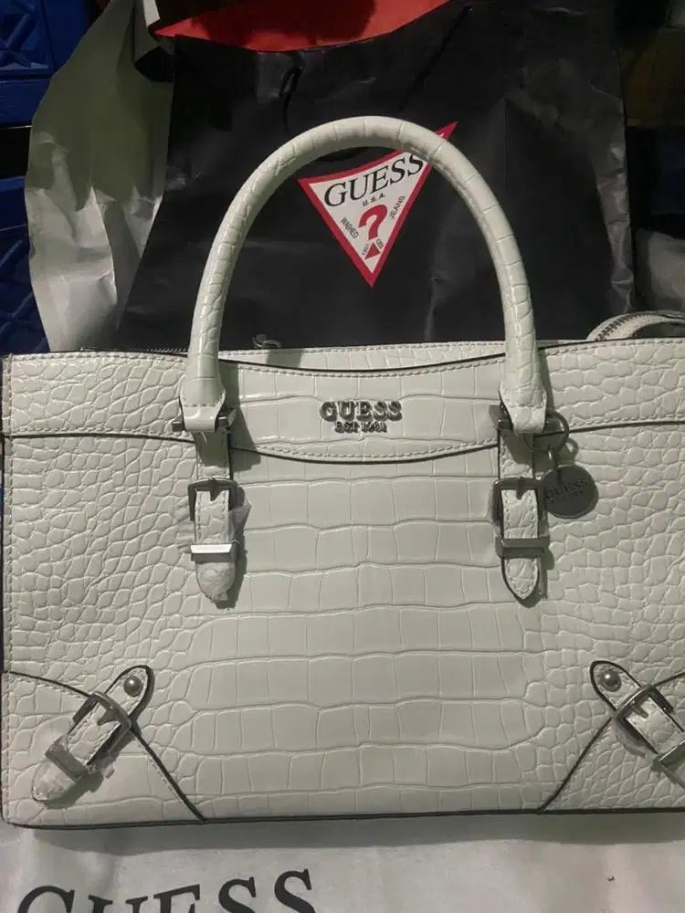 Tas Guess Cantik dan Asli