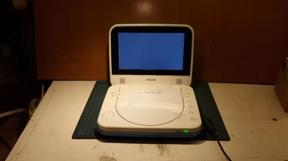 Philips DVD Portabel PD7006B/12