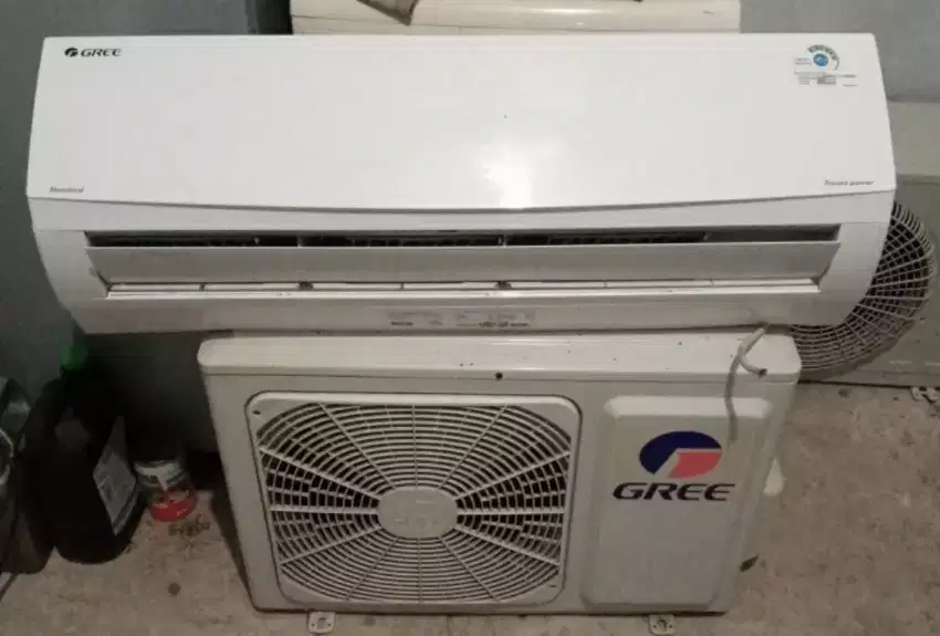 AC 1 PK merk GREE ( freon R32 ). kondisi +85%