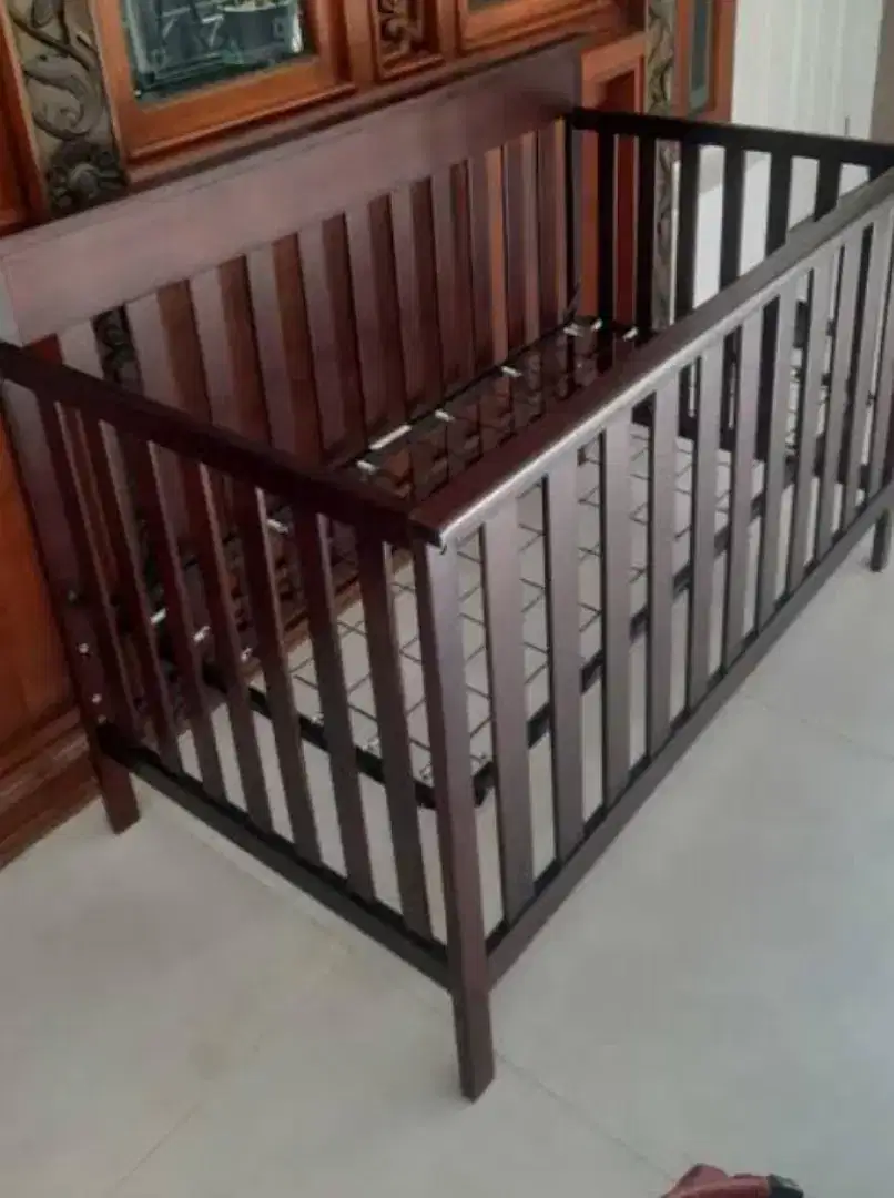 Box tidur bayi kayu