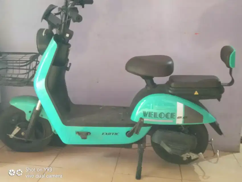 Sepeda Listrik exotic- veloce2.0 tipe tertinggi.msih seperti baru.