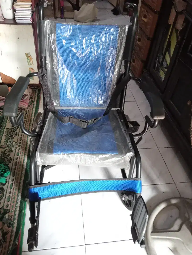 Kursi Roda Travel KY 871 LB Lipat