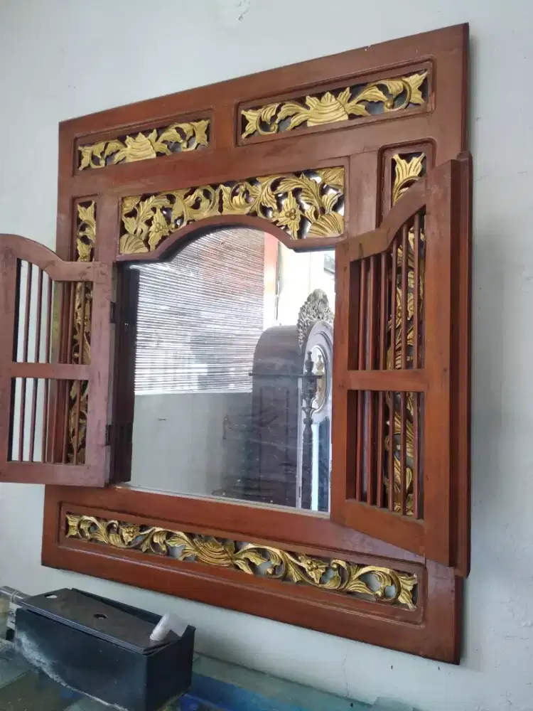 Cermin Jati Jendela