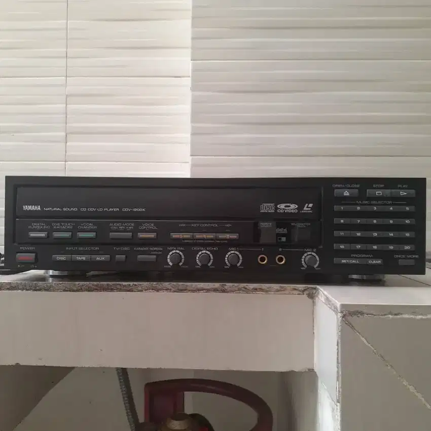 YAMAHA Audio Player CDV-1200K