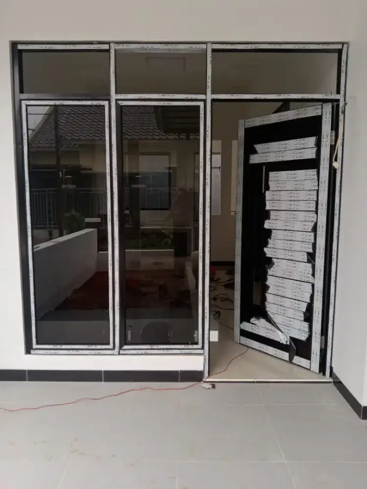 Kusen pintu dan jendela almunium