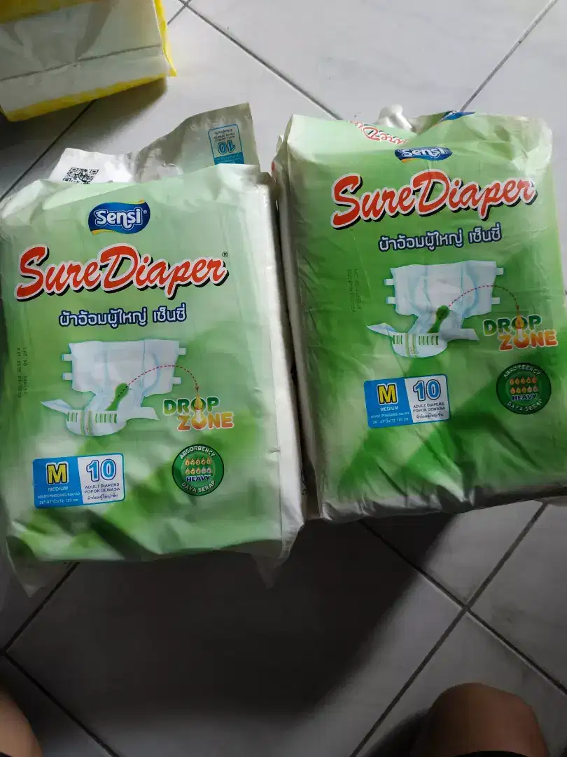 Pampers dewasa model perekat