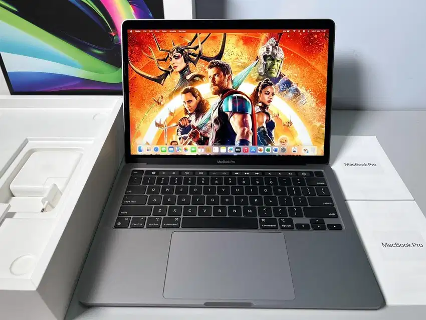 MacBook Pro 13” Touchbar Chip M2 Seri 2022 Ibox