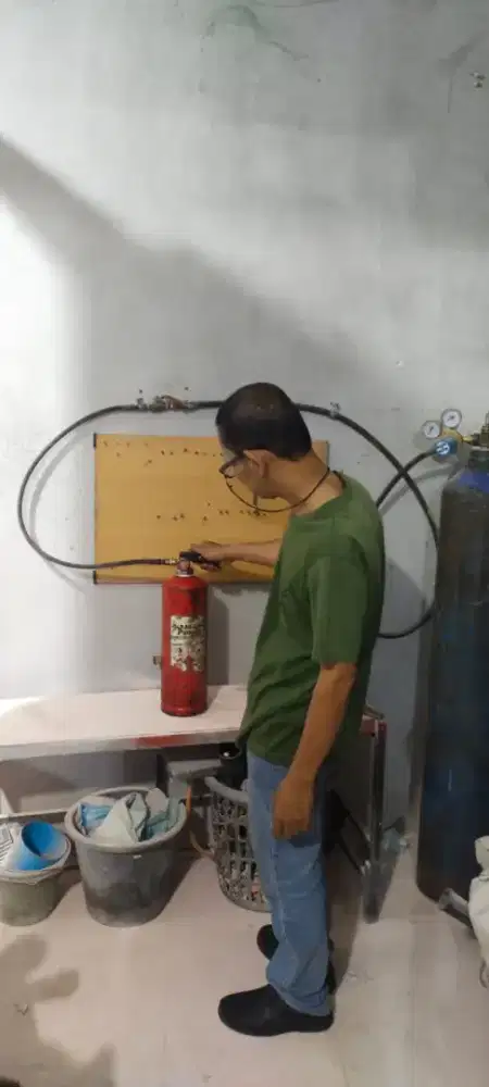 Refiling/isi ulang tabung pemadam api
