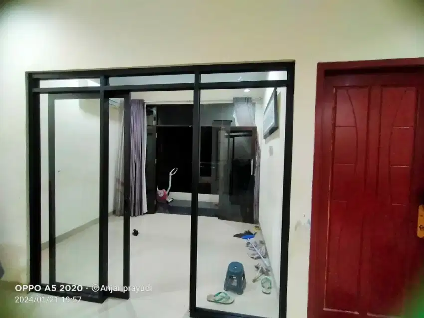 Tukang Pintu dan partisi kaca