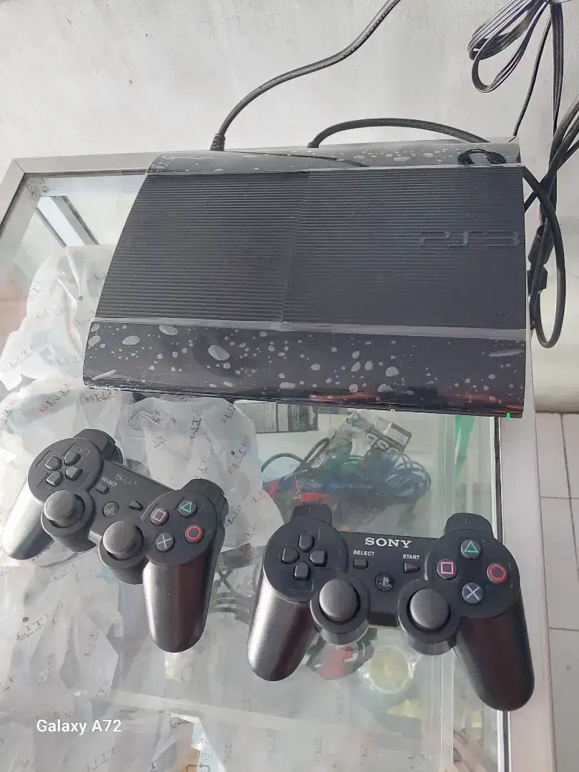 Bismillah jual ps 3 superslim  hardisk 320 gb stik kbel2 lengkap