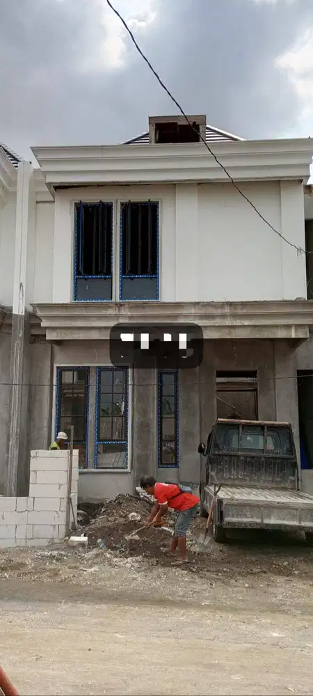 Dijual Rumah Dian Istana White House Gress