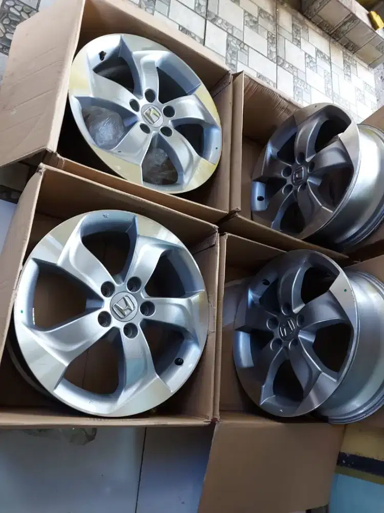 Velg Honda HRV type E 2017 OEM Comotan Ori 4pcs Masih Mulus Gress