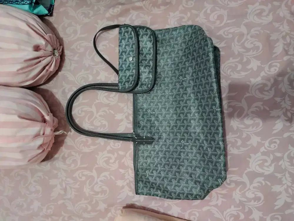 Goyard tote bag grey