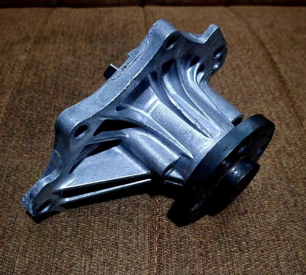 Water pump original alphard gen 1  2.4