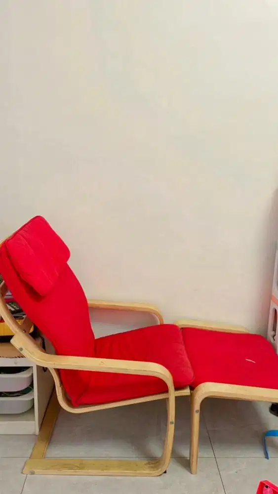 Kursi santai brand IKEA