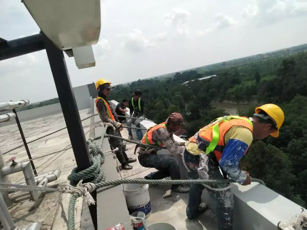 Tukang cat berpengalaman