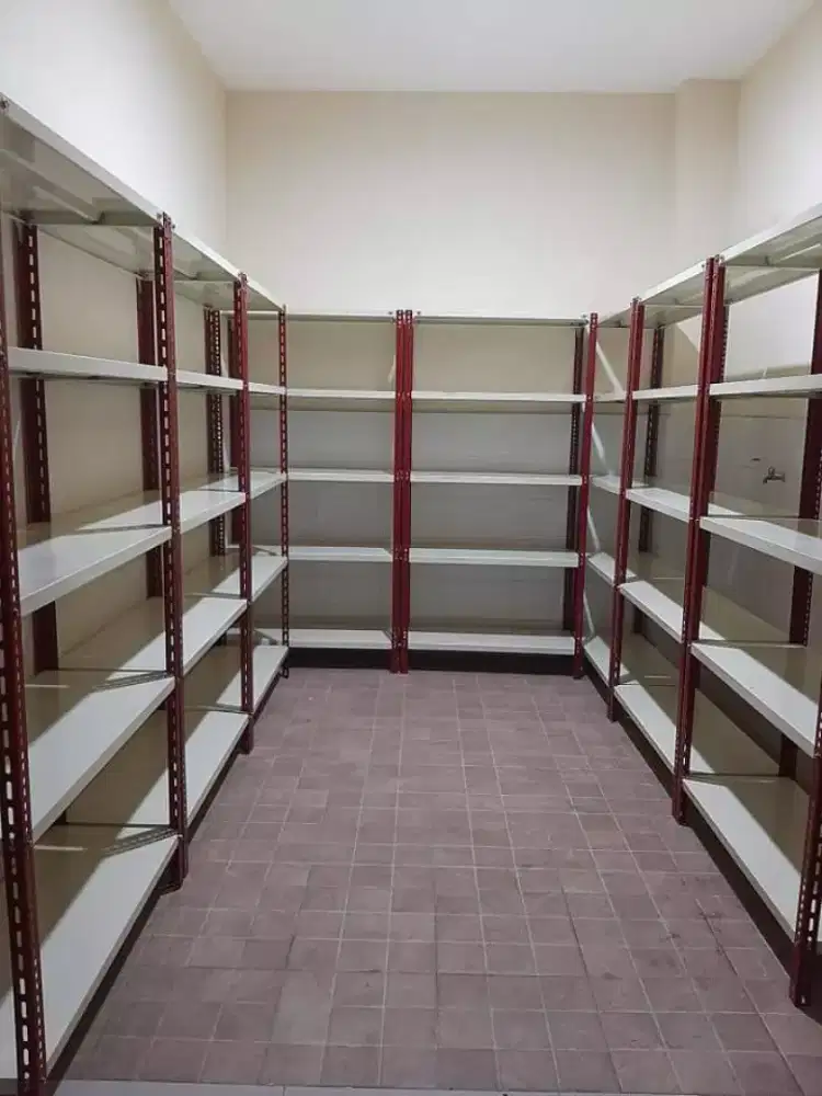 Rak besi siku lobang