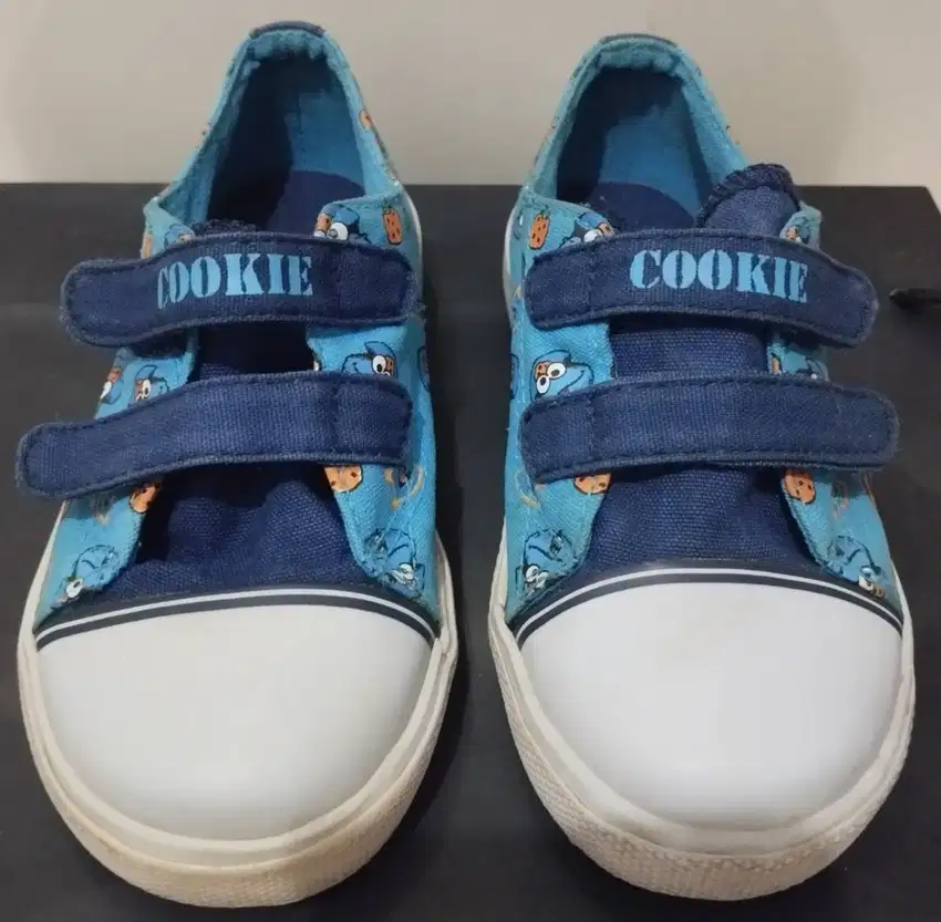 Sepatu Untuk Anak-Anak