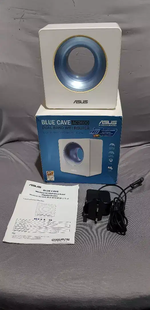 Router unik Asus Blue Cave
