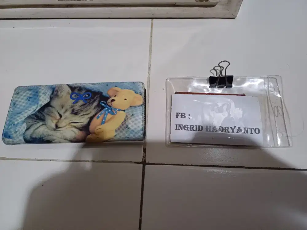 Dompet Anya Hindmarch Gambar Kucing