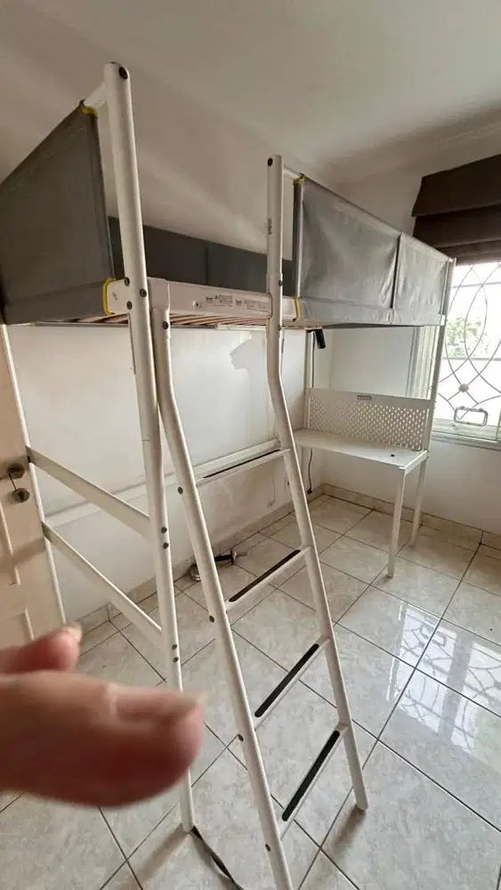 Tempat tidur ikea