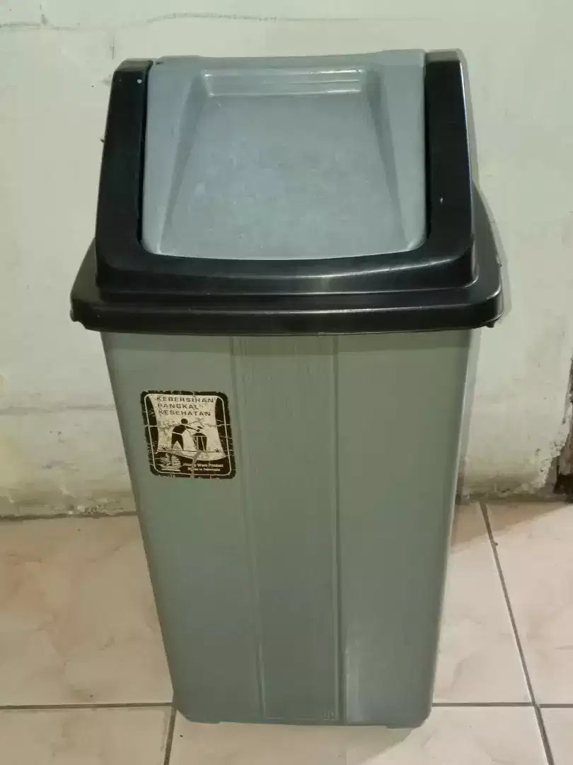 Tempat Sampah Yutaka 20 lt