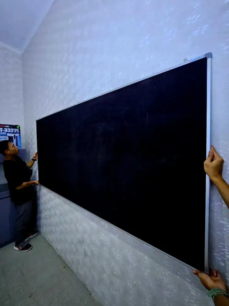 Softboard / Papan Mading bludru Hitam Uk 226x116 cm