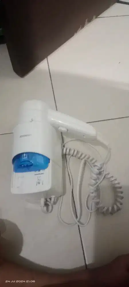 Hair dryer dinding