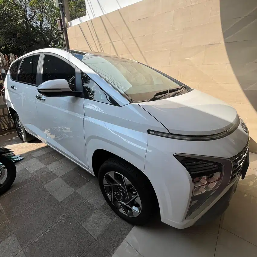 Dijual bu CASH Hyundai Stargazer Prime Two Tone 6 Seater Istimewa