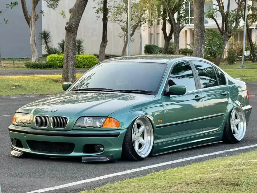 RESTOMODS 450jt++ ! BMW E46 325i Seagreen AT 2002 RARE LOW KM