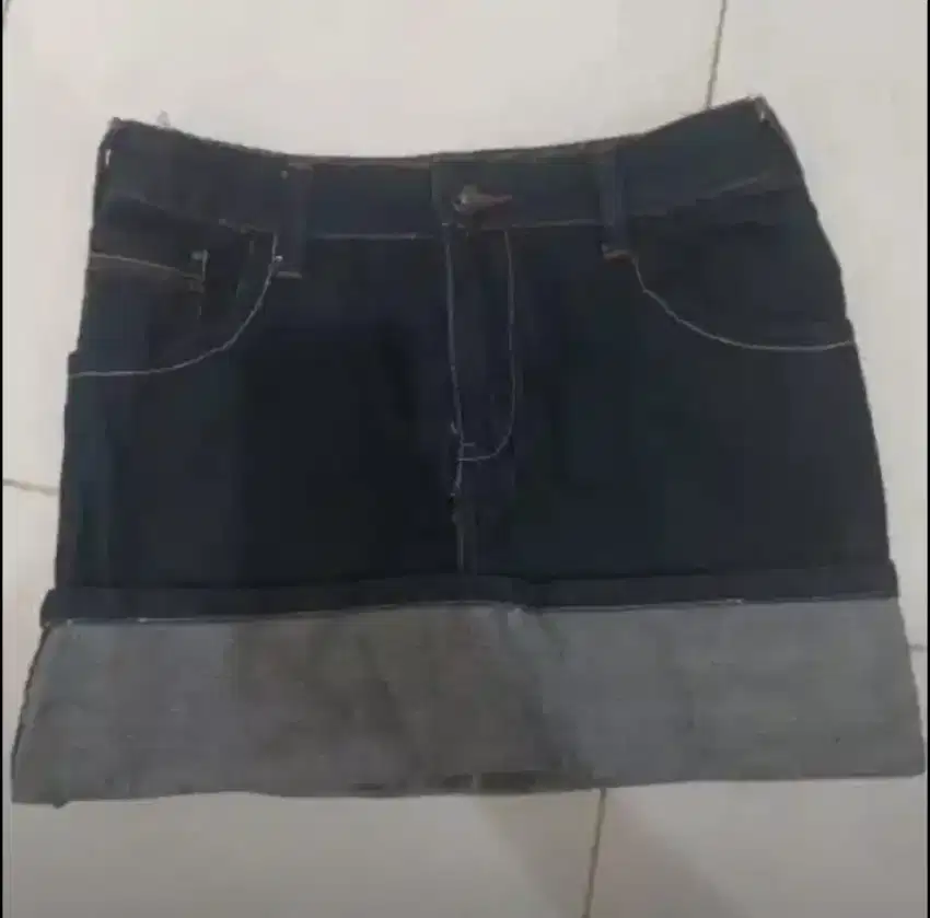 Rok jeans wanita