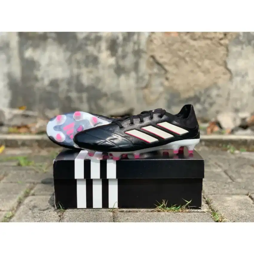 Sepatu bola adidas copa pure.2