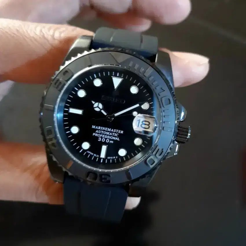 Seiko mod black submarine mesin nh35 automatic