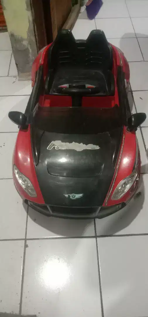 Mobil aki anak kecil