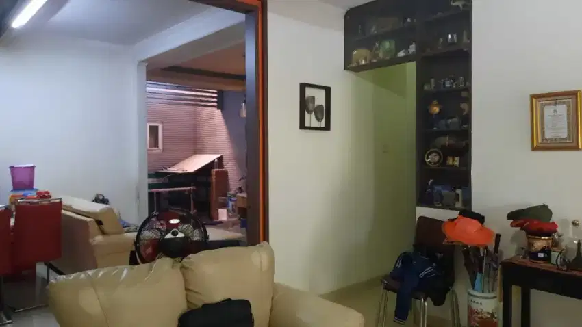Rumah cantik 2 lantai Nyaman Hijau Cozy siap huni Sevilla BSD