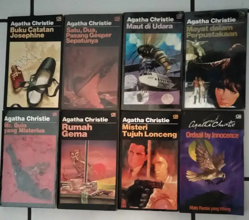 Novel jadul Agatha Christie