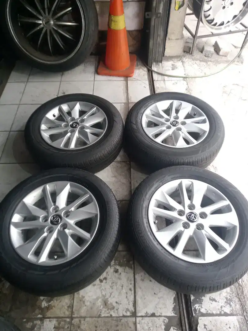 Velg R16+Ban oem Inova Rebound good condition bisa+psang Nex wa jagan