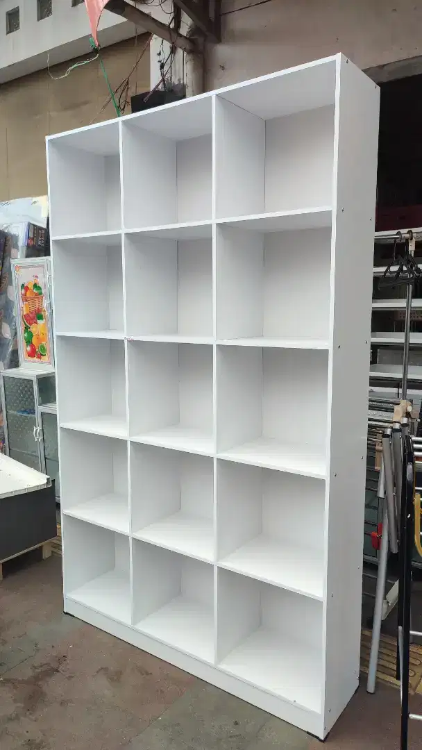 Rak Serbaguna 15 Kotak ( P 120 x L 30 x T 200 cm )