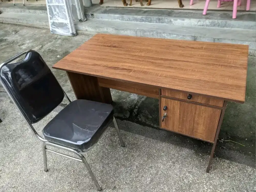 Meja Tulis + Kursi Stanles