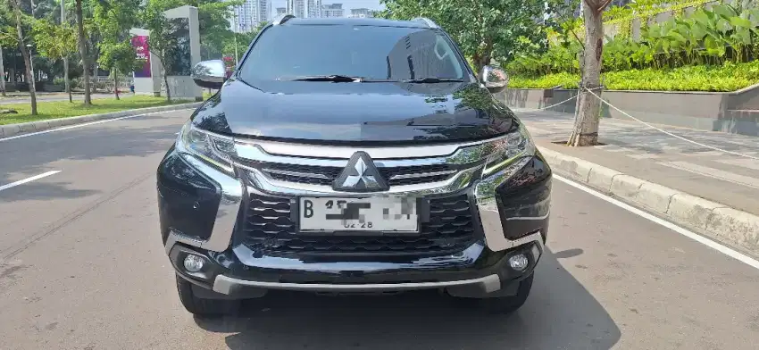 Pajero Dakar 4x2 AT 2017/ 2018 Black Pianio Low KM